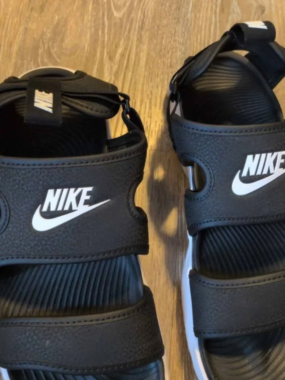 Nike black and white sandals size 9
